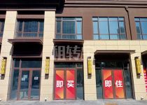 可接燃气，临街主路大道，方方正正，门前大停车场，有后门可进小区