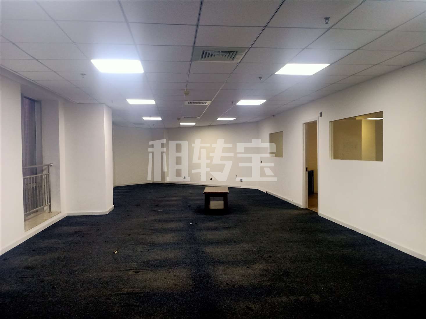 建设路旁半层写字楼，1345平米，带基础...