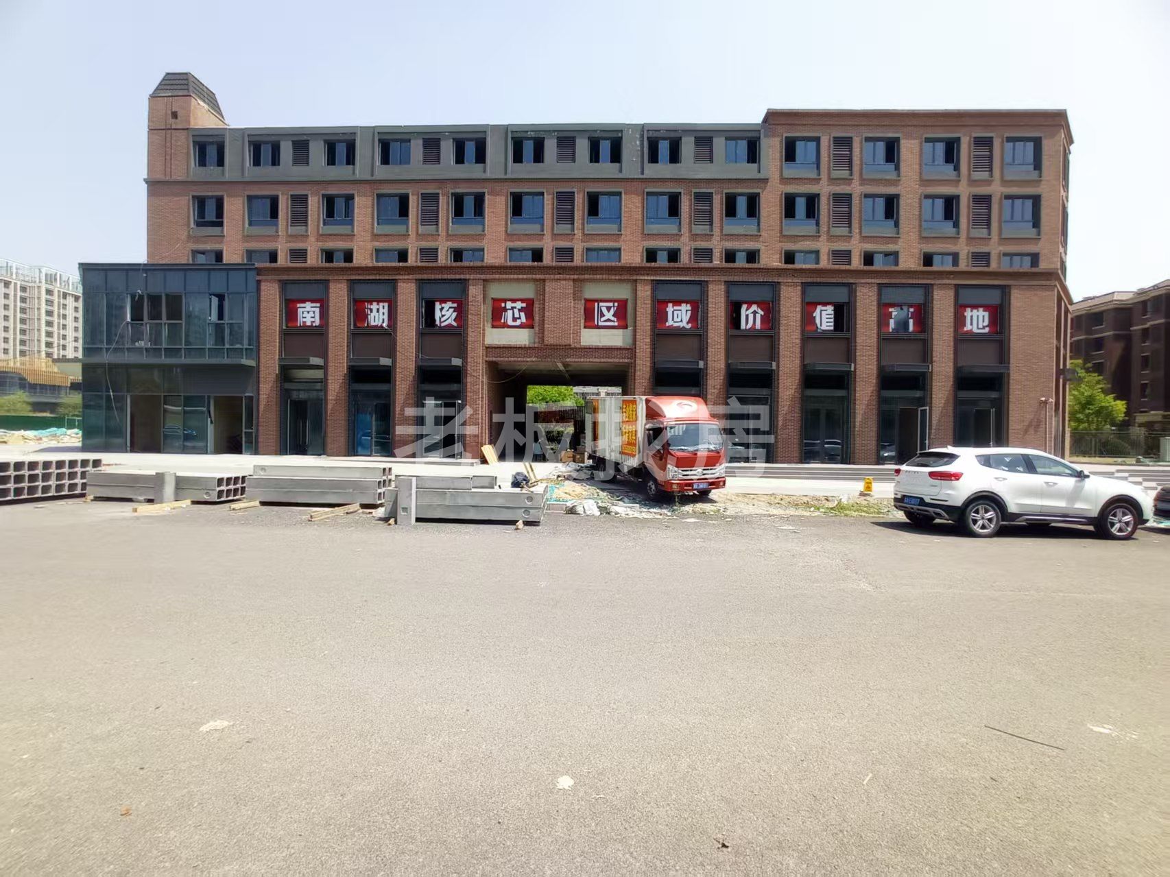 南湖独栋，一层商铺，三层至五层有36间独...