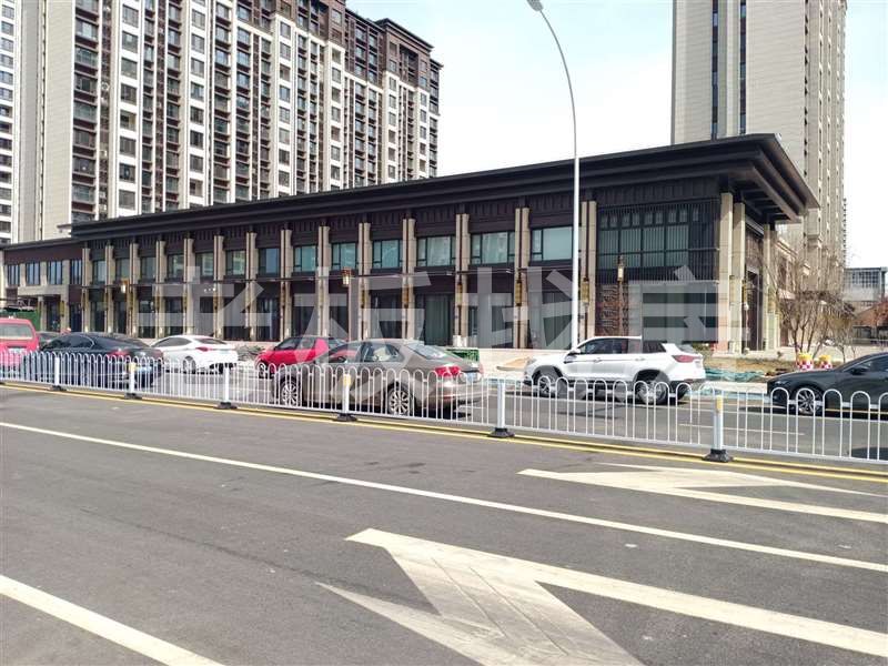 十字路口独栋，带精装修，停车场，行业不限...