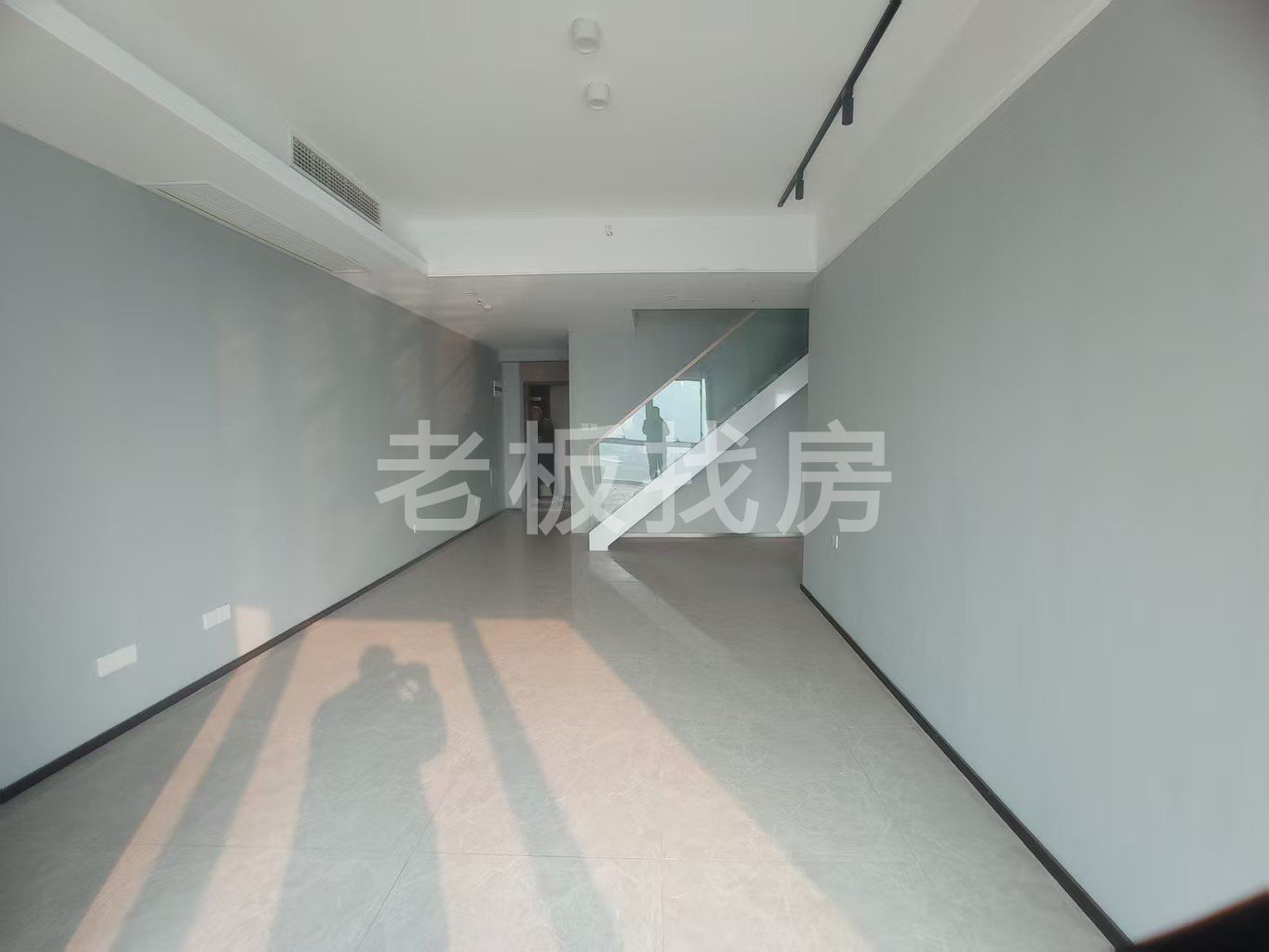 太阳城，精装修，平层跃层写字楼，6900...