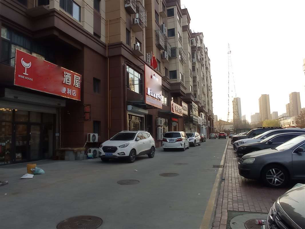 社区临街商铺出租，上下两层，126平米，...