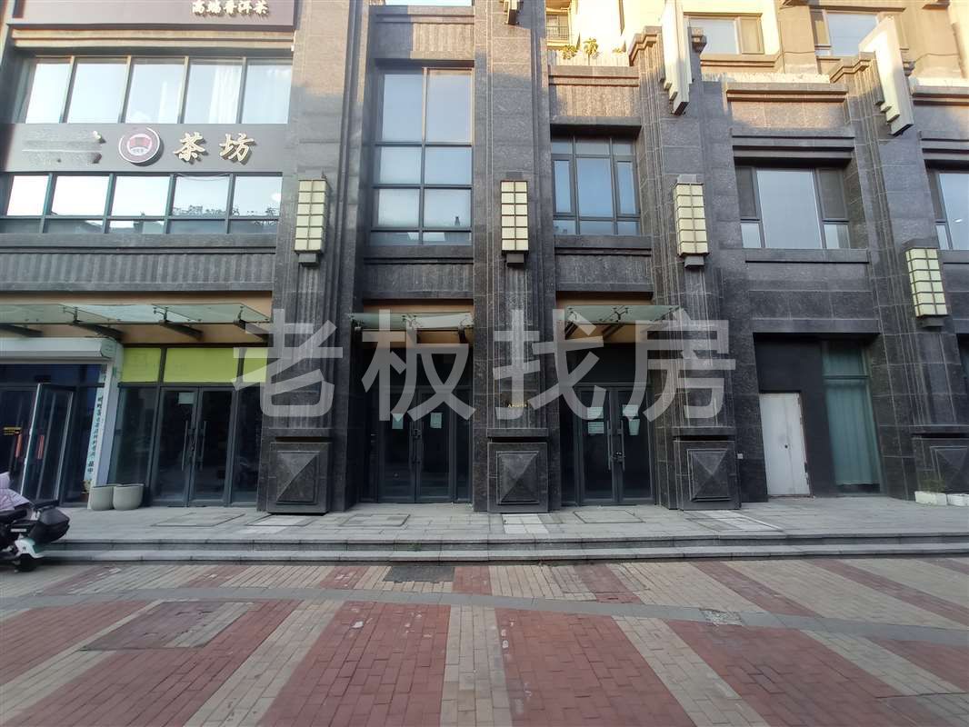 医院附近商铺出租，小区门口旁，上下90平...